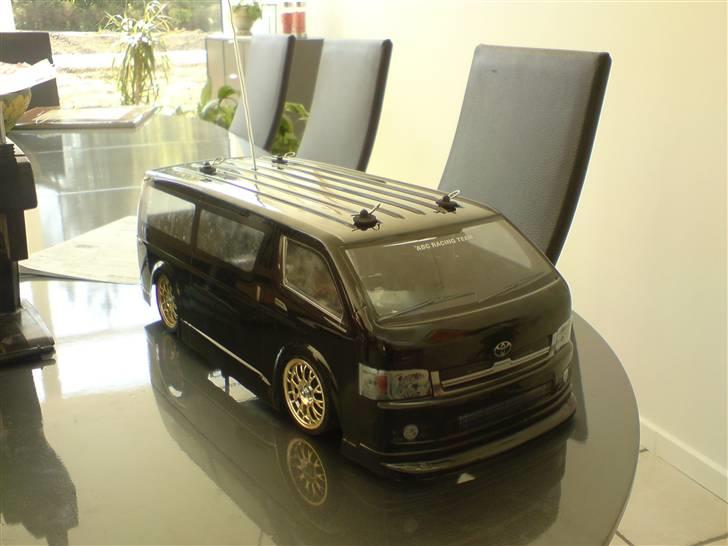 Bil HBX HiAce billede 1