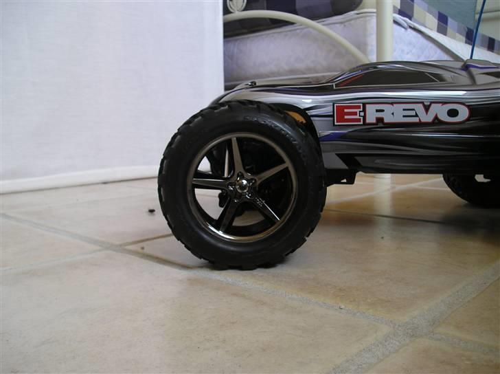 Off-Roader Traxas E-Revo solgt billede 7