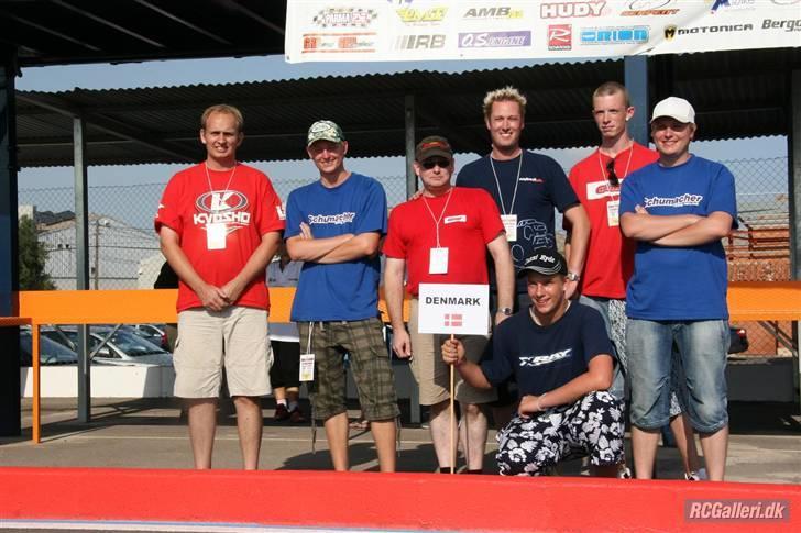 Bil XRAY T2´008 - det danske team til EM 2008 i spanien billedet taget af kurt rath billede 4
