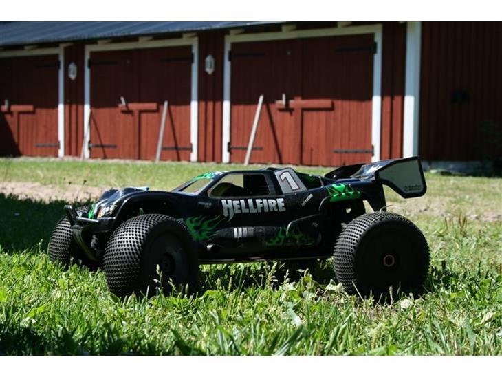 {{currentPhoto.altText}} billede {{currentPhoto.number}}