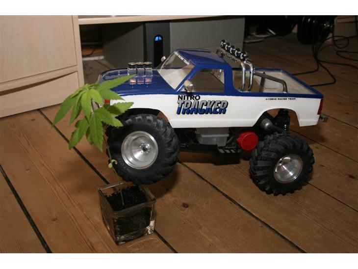 Off-Roader Kyosho Nitro Tracker billede 1