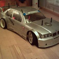 Bil volvo- BMW