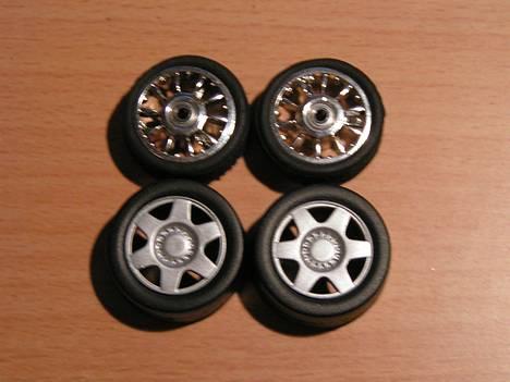 Bil Race-Tin Nissan Skyline - Øverst : De nye fælge. Nederst : Standard fælge billede 7