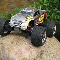 Truck t-maxx 3,3