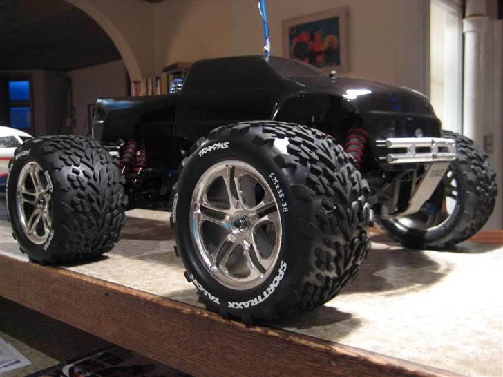 Bil Traxxas T-Maxx - T-Maxx karossen som jeg har malet! billede 15