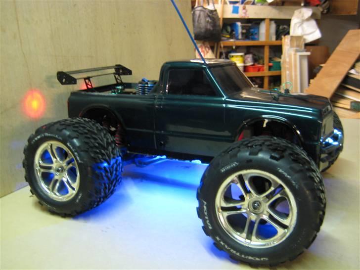 Bil Traxxas T-Maxx - synes det ser godt ud med lyset billede 16