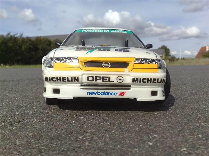 Bil HKS Opel Vectra '87 FF01 billede 2