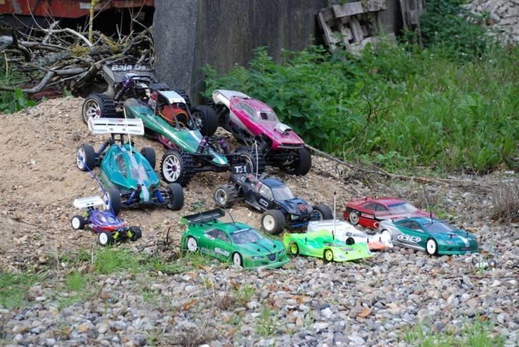 Buggy Hyper 7 PBS Brushless - "Familiefoto" på billedet ses: Savage 46ss(projekt brushless), Baja5B, Hyper7 brushless, T4, MB4, TC3drift, TC4ft, SwitchBlade, RC12L3, RDX Phi billede 10