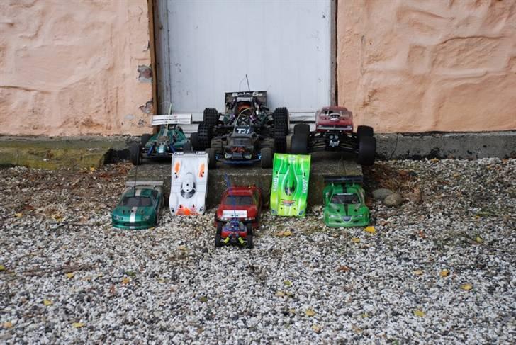 Buggy Hyper 7 PBS Brushless - "Familiefoto" på billedet ses: Savage 46ss(projekt brushless), Baja5B, Hyper7 brushless, T4, MB4, TC3drift, TC4ft, SwitchBlade, RC12L3, RDX Phi billede 11