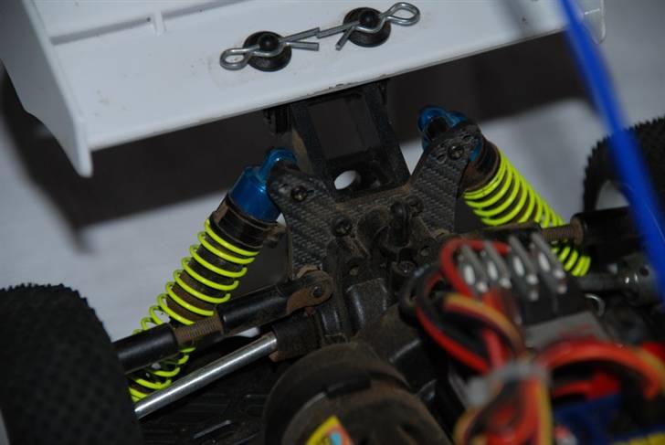 Buggy Anderson MB4 - bagerst dæmper tårn i "sølv" kulfiber billede 8