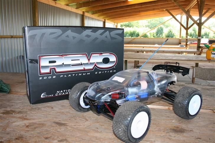 Truck Revo Platinium 2008 billede 1