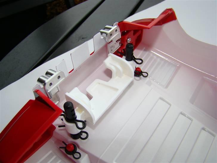 Bil Tamiya Countach LP500S - montering af karosse billede 16