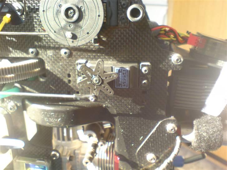 Helikopter T-rex 600 "Super Nitro" - Futaba s9254 til halen billede 9