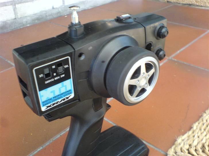 Off-Roader xray nt18t - det er den fjernbetjening der fulgte med billede 8