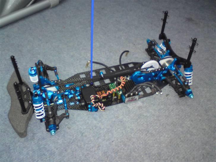 Bil Tamiya TRF416 - Tamiyaen som lige er blevcet samlet billede 1
