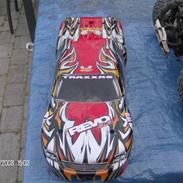 Off-Roader traxxas revo 3.3 