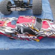 Off-Roader traxxas revo 3.3 