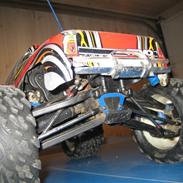 Off-Roader Traxxas Revo 3.3