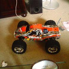 Truck Traxxas Revo 3,3