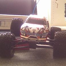 Off-Roader Traxxas revo 3.3