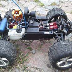Off-Roader Traxxas Revo 2.5