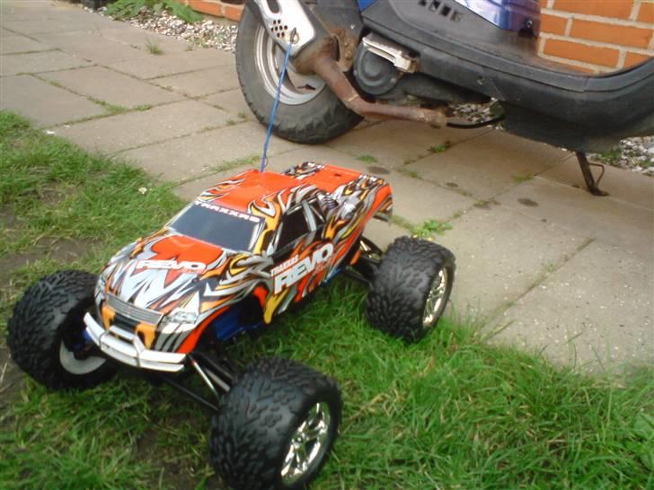 Truck Traxxas Revo 3,3 billede 4