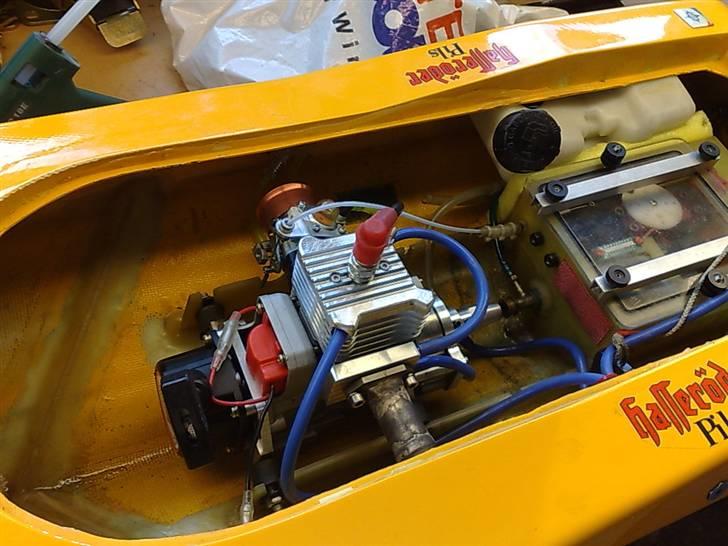 Båd Cayman fra MHZ - Zenoah G260Pum motor billede 4