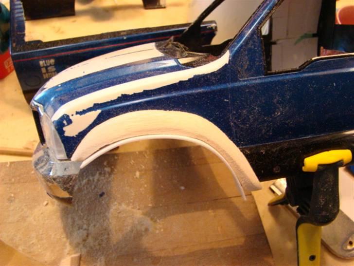 Off-Roader Ford F350 Midgaard chassi - skulle lige prøve og lave skærmforøgere billede 10