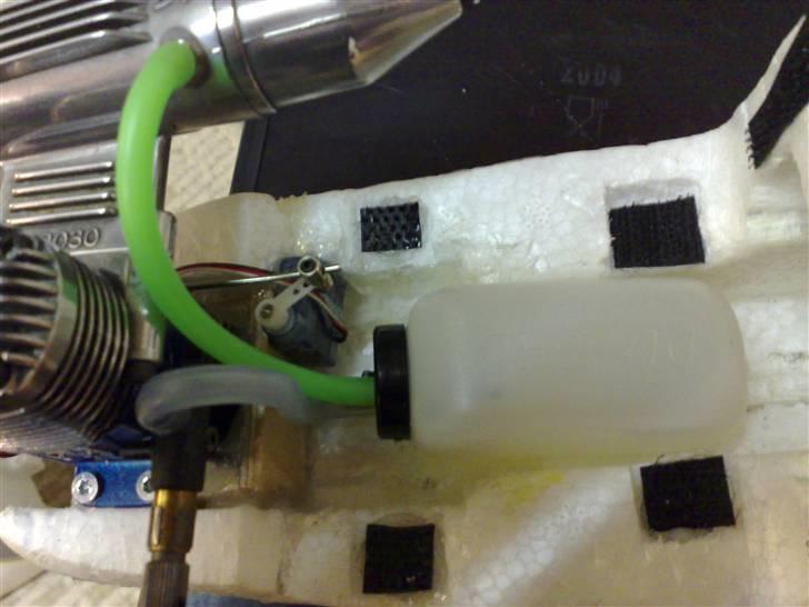 Fly Nitro MiniMag Multiplex - Lillle 9 gr servo til gassen billede 4