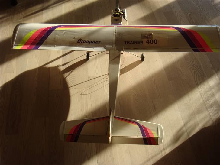 Fly Graupner 400 Trainer billede 2