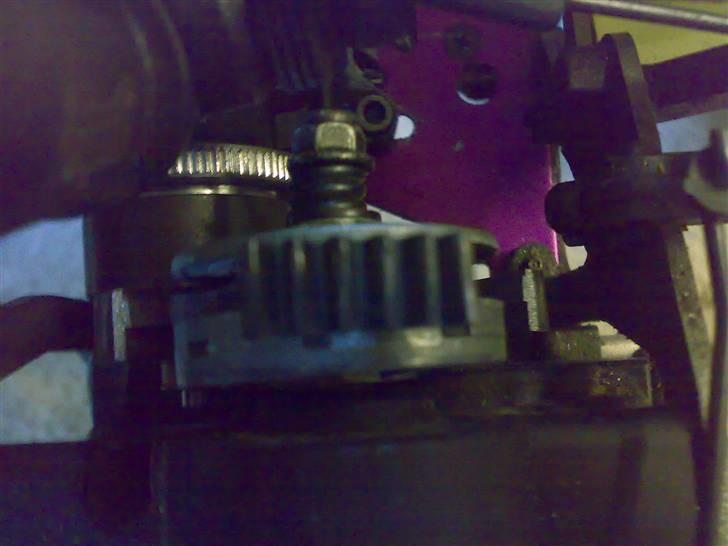 Off-Roader hpi savage x BYTTET!! - her kan se hvordan motor´en har rykket der i stykker :P billede 8