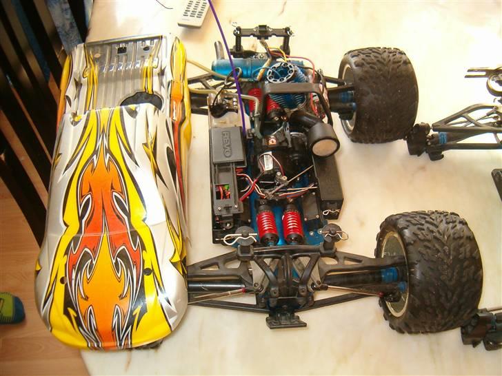 Truck traxxas revo 3.3 SOLGT billede 16