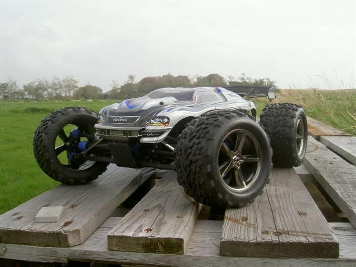 Bil E-revo Brushless billede 1