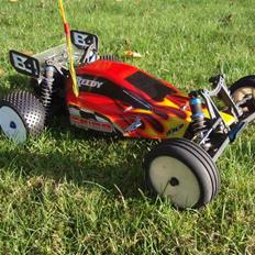 Buggy RC10B4 FT ¤BYTTET¤