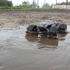 Bil Traxxas E-Revo (SOLGT)