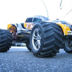 Bil E-Maxx Ultimate (Byttet)