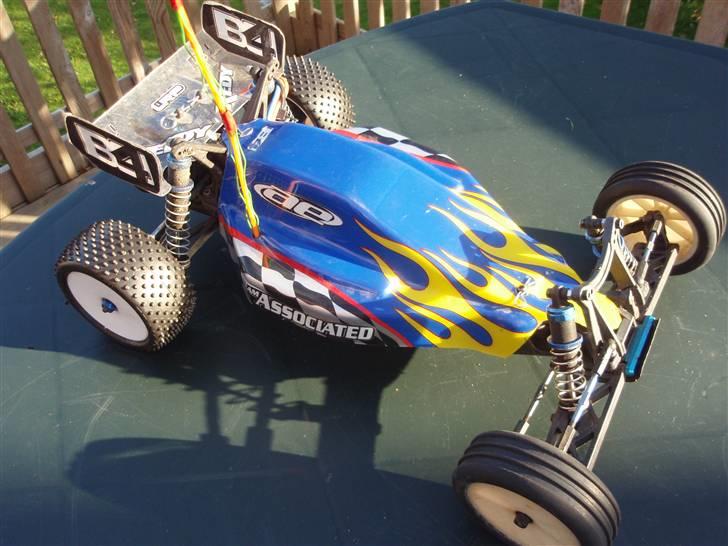 Buggy RC10B4 FT ¤BYTTET¤ billede 9