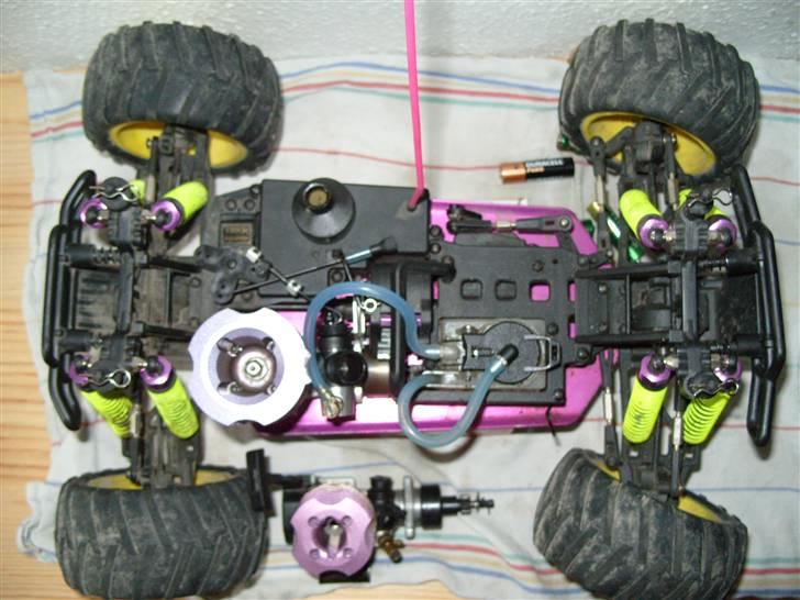 Truck HSP Tyrannosaurus - Størrelses foreskel på Vertex .18 og .21 billede 4