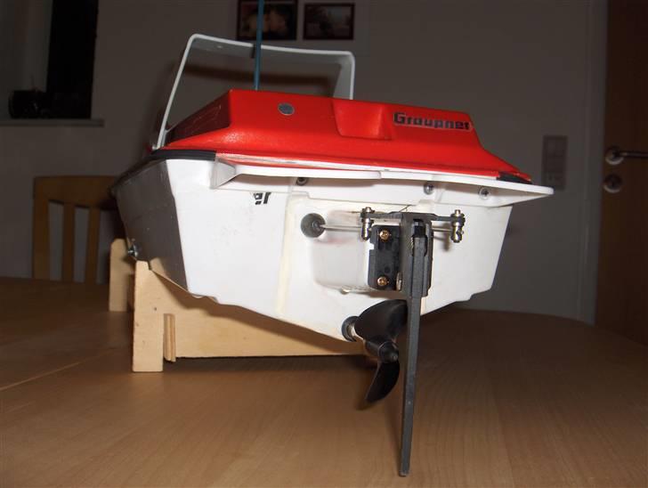 Båd Graupner - Denne del af båden ser man desværrer mest da den ikke har "Signal loss stop" :-D billede 2