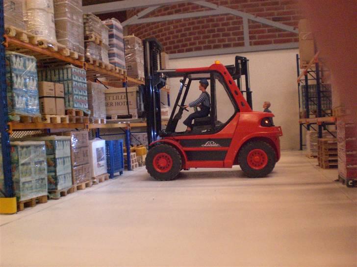 Maskiner | Linde H50 gaffeltruck - ... med baklys! billede 5