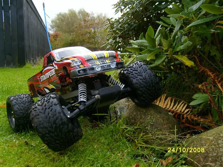 Off-Roader Stampede VXL Brushless - Over stok og sten ingen problemer billede 2