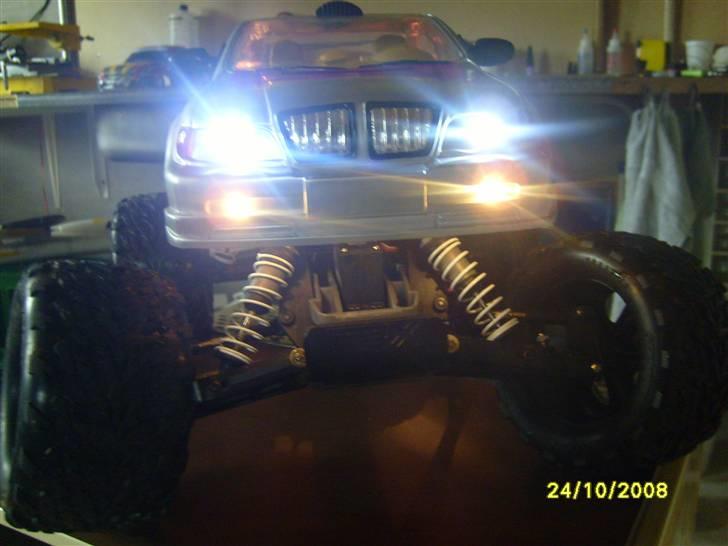 Off-Roader Stampede VXL Brushless - Klar til natte race billede 11