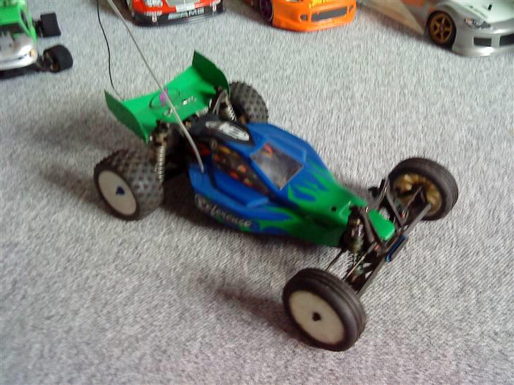 Buggy Associated B4  billede 1