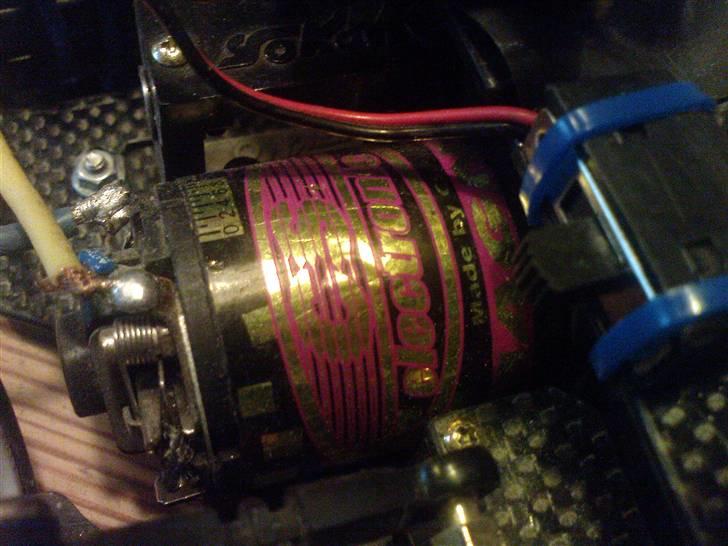 Bil yokomo YR-4 M2 i kulfiber - Min motor!  billede 2