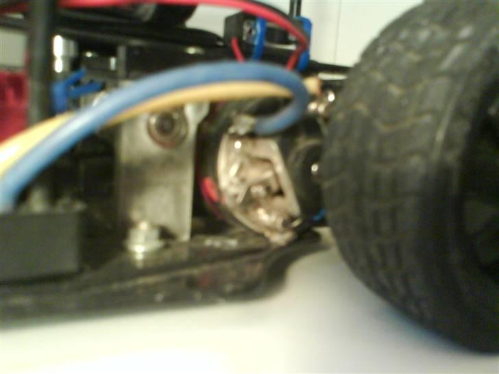 Bil yokomo YR-4 M2 i kulfiber - Kan i se på navnet eller kender i denne motor og ved hvad turns den er på? så skriv det lige! billede 6