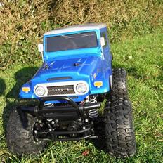 Off-Roader Tamiya CR-01 Landcruiser
