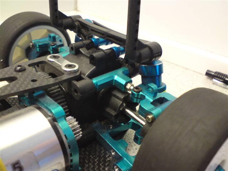 Bil TamiyaTT-01 CARBON HOTROD billede 12