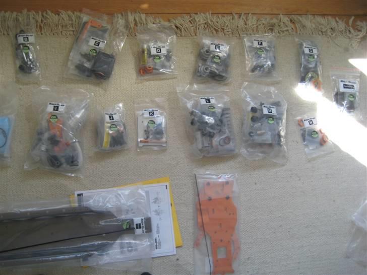 Bil HPI Baja 5B SS - Her ligger alle delene til Baja´en:D så er det bare igang og 12 timer efter har man en over dravet fedt baja billede 6