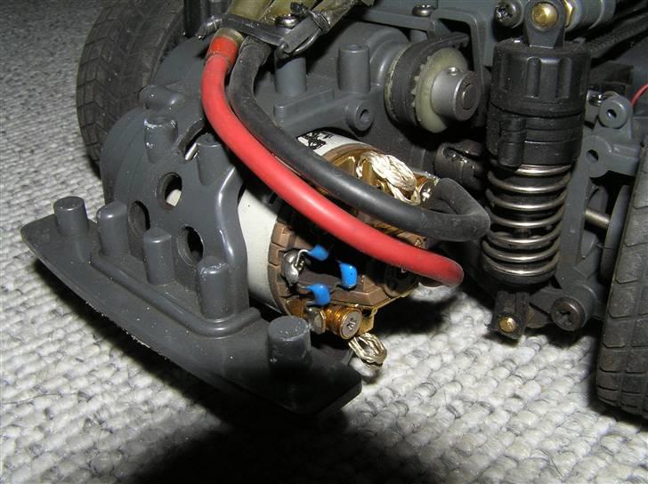 Bil Toyota Corolla WRC - Kølehuller til den stærke motor.  billede 6