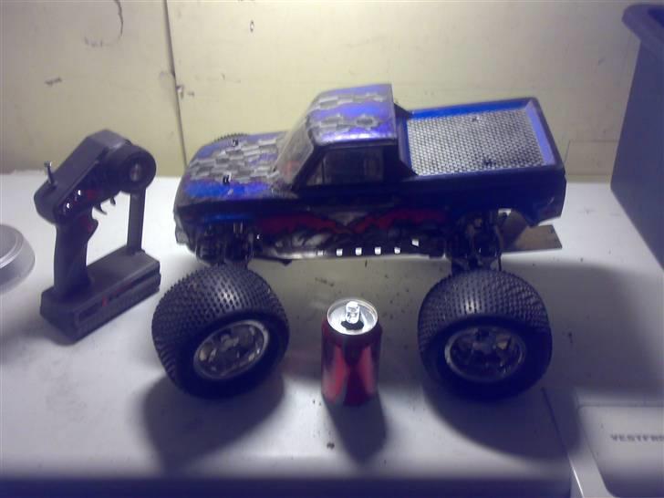 Off-Roader Traxxa's E-Maxx ALU billede 2